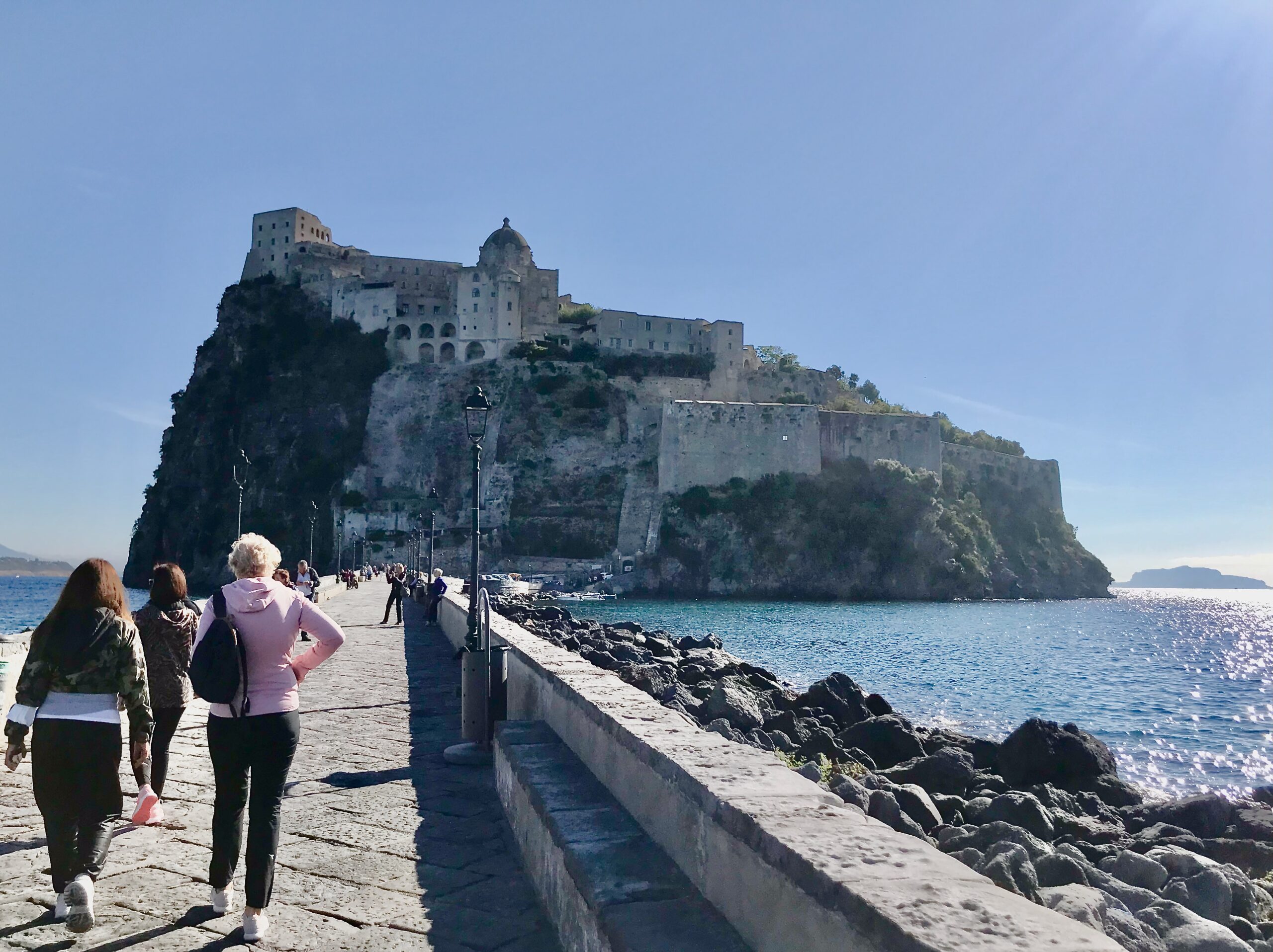Castello Aragonese - Ischias majestätiska tidsvittne