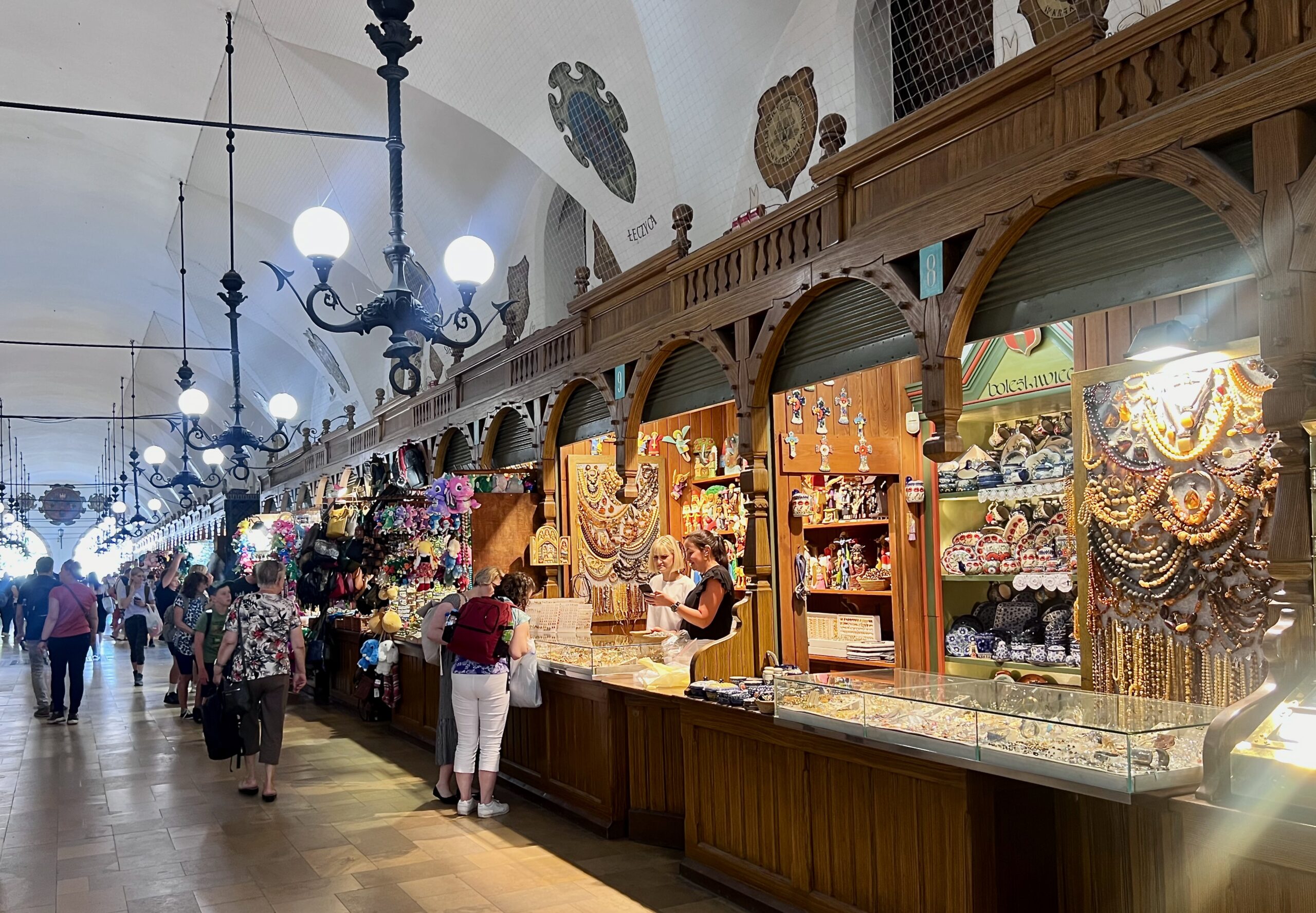 Polska jultraditioner: I Krakow blandas uråldriga seder med moderna festligheter.